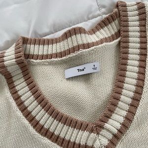 Aritzia TNA sweater vest